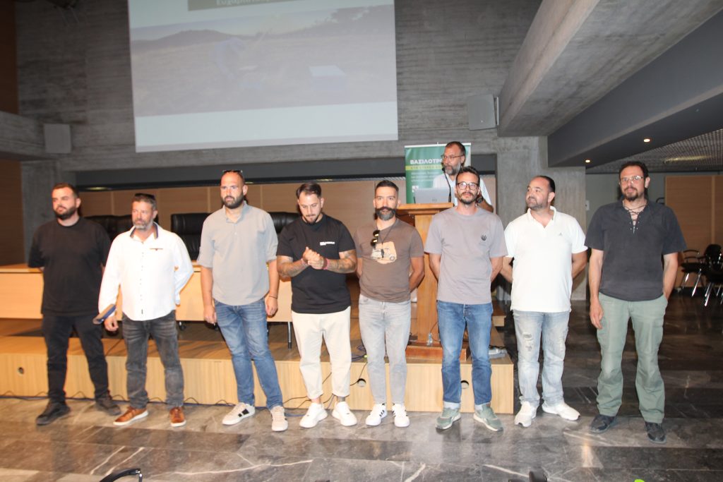 Εκπαιδευτές Βασιλοτρόφοι2