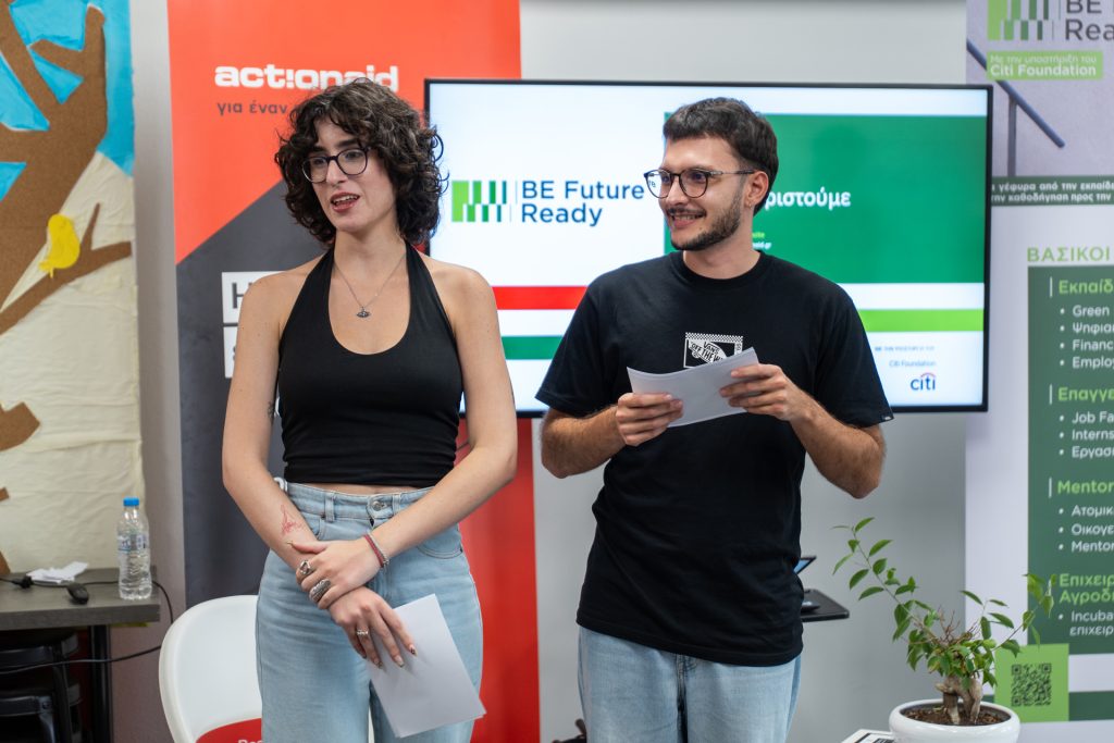 Τα μέλη του ActionAid Youth Center, από αριστερά Δανάη Παύλου και Ιγνάτιος Ψαρρός